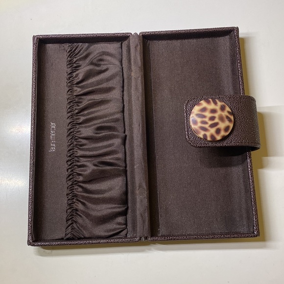 Laura Mercier- Makeup Case - Picture 5 of 8